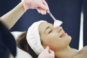 Top Aesthetic Treatments for Achieving a Youthful Appearance in Dubai